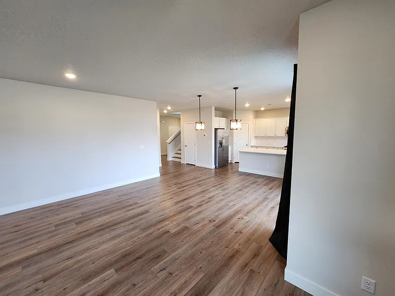 161 E Burdock Loop — Photo 4