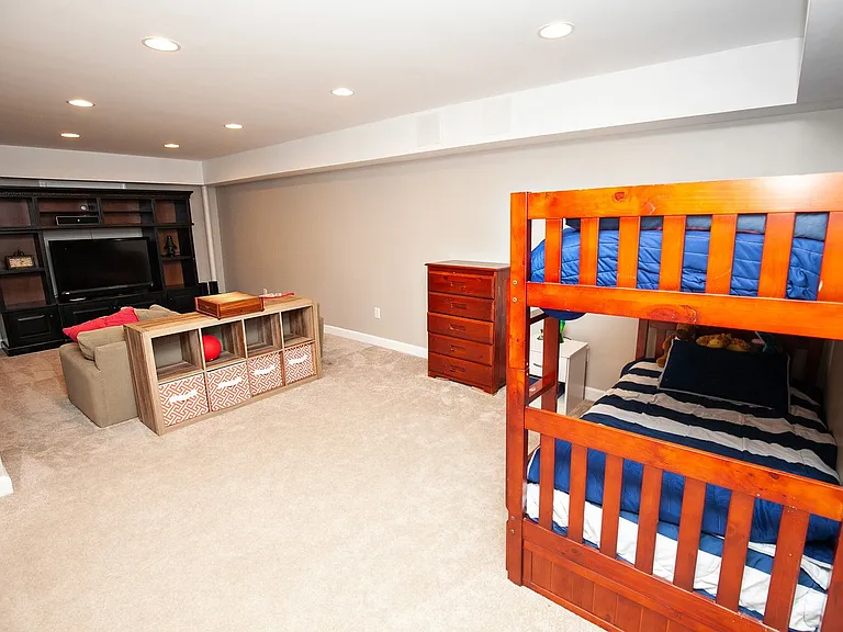 250 Wavetree Dr — Photo 23