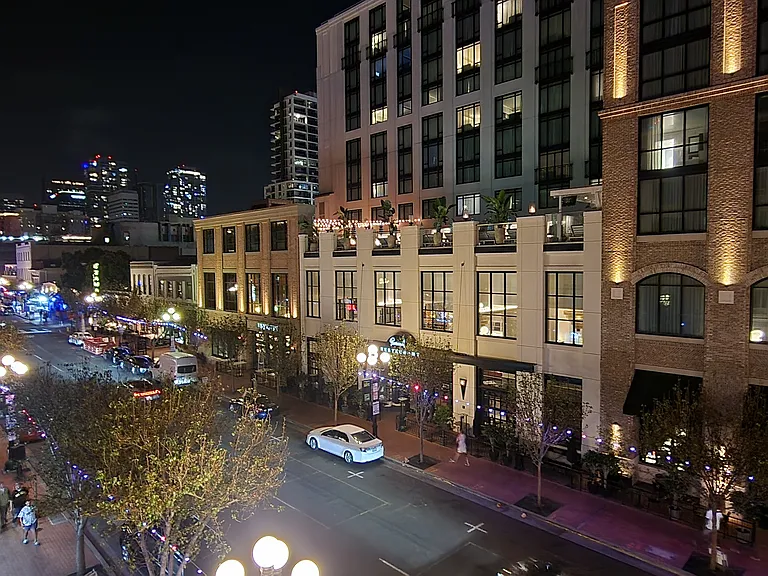 450 J St #4111 — Photo 10