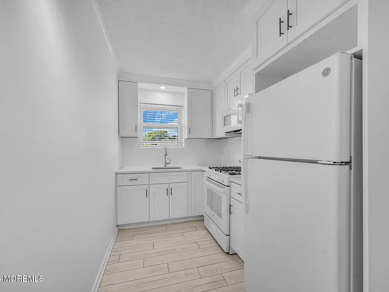 455 Ocean Blvd #21 — Photo 6