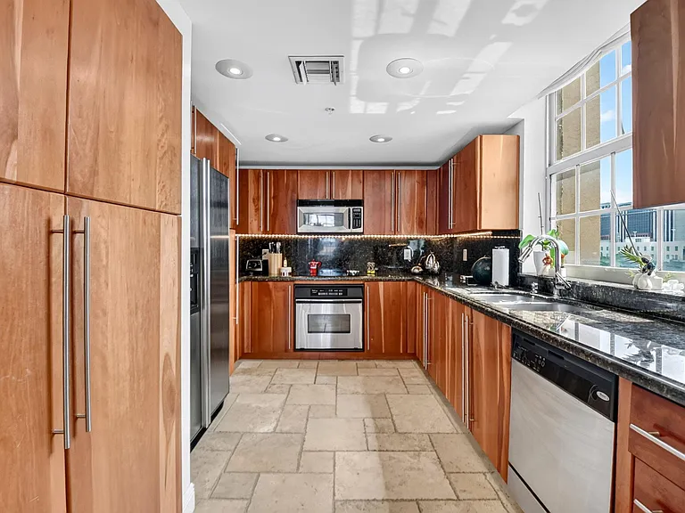 610 Clematis St #424 — Photo 12