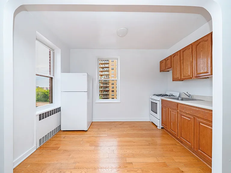 500 Kappock St #7J — Photo 5