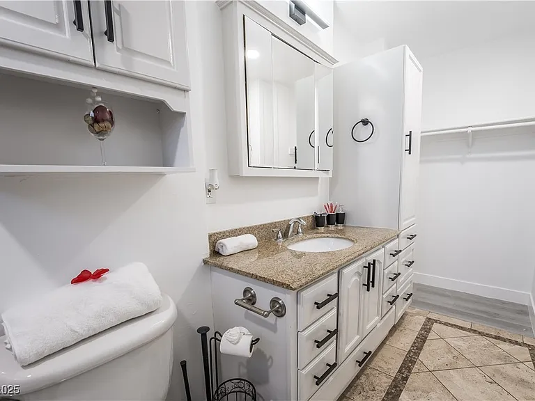 2364 Belvedere Dr — Photo 16