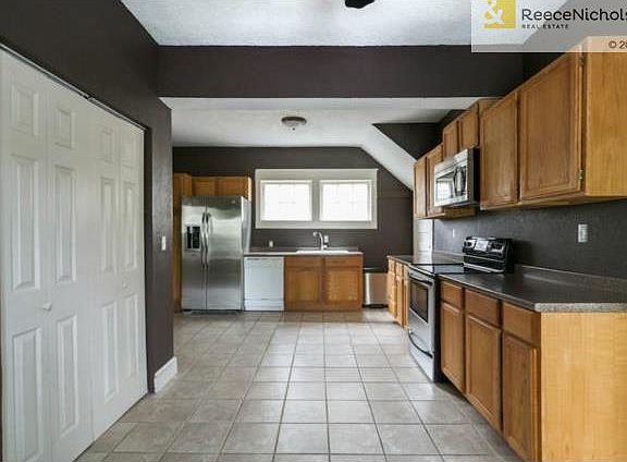 4th image of 1320 W 42nd St
