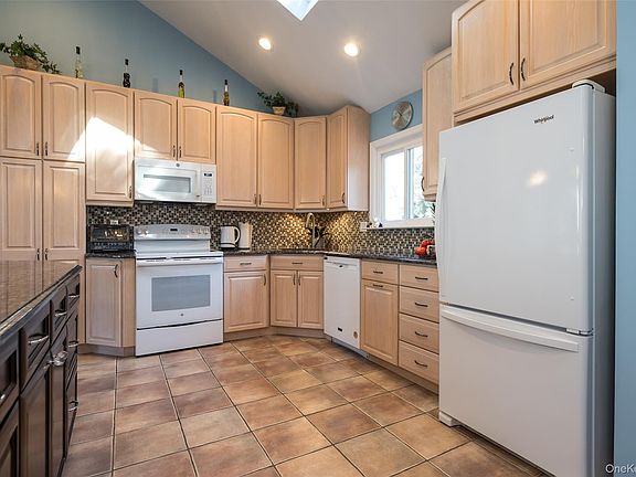 5th image of 1797 Andrea Road