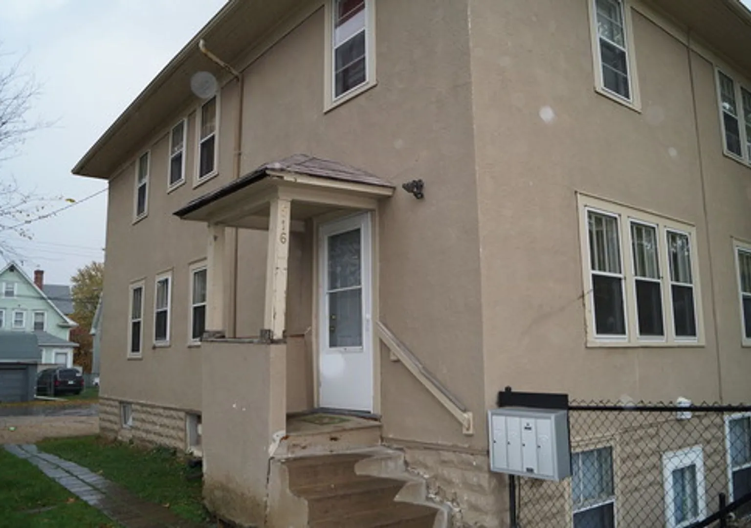 Adorable 1BR Near Downtown St. Paul + Garden & Skyline Views! — Photo 2
