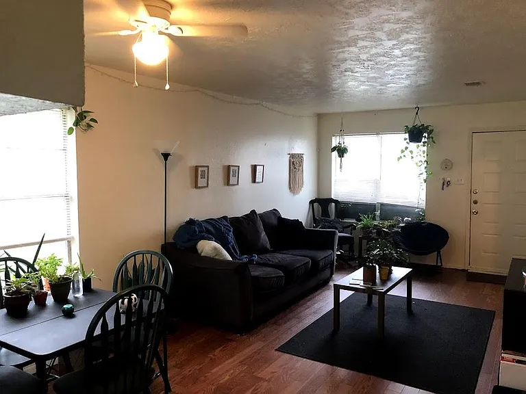1211 University Oaks Blvd — Photo 4