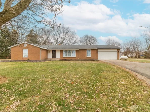 11724 Pansing Rd, Brookville, OH 45309