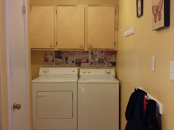 Washer & dryer stay 
