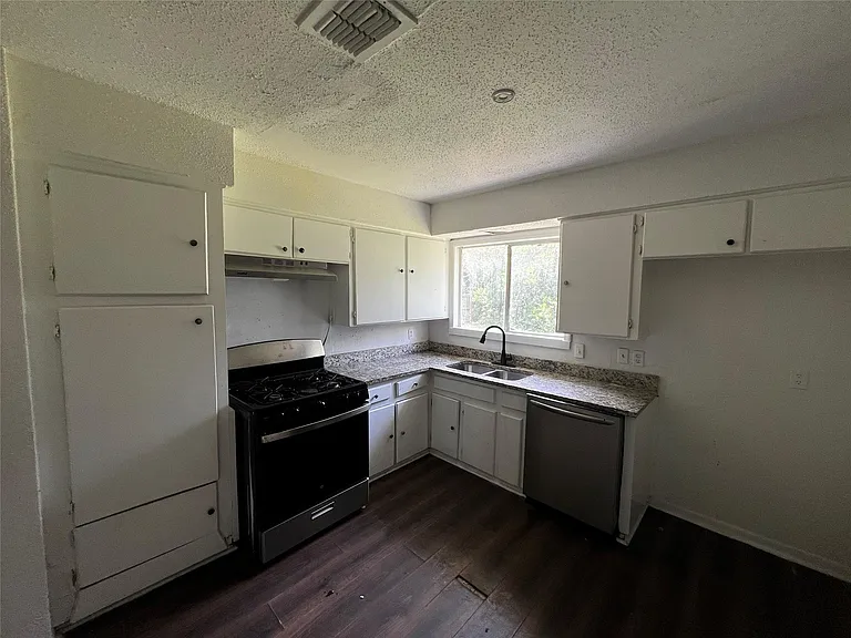9306 Saint Lo Rd — Photo 2