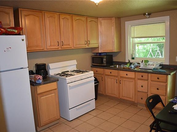 4th image of 736 N 12th St