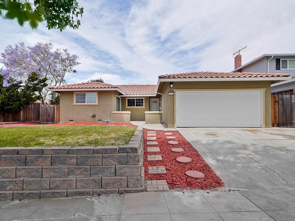 1st image of 1825 Yosemite Dr