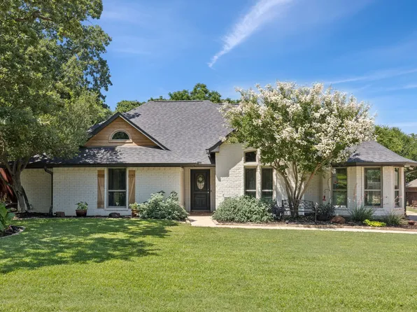 218 Pebble Beach Dr, Trophy Club, TX 76262