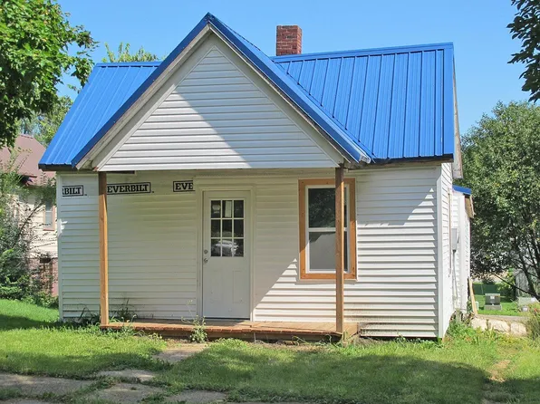 910 Hill St, Harlan, IA 51537