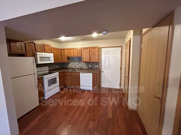 1412 W Frosty Dr APT 2, Ozark, MO 65721