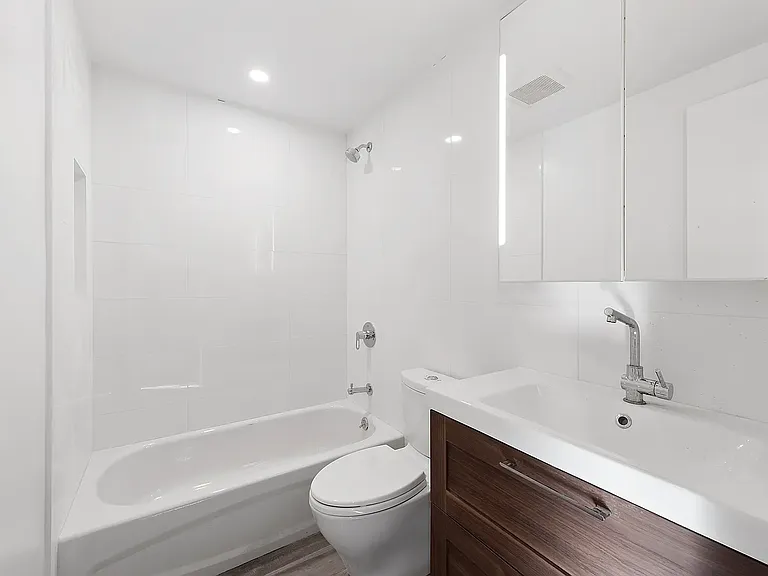 116 Roebling St #3 — Photo 5