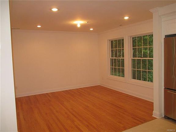 4th image of 29 Carpenter Ave APT 3B