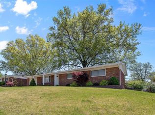 732 Southshire Dr, Saint Louis, MO