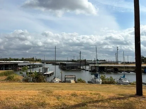 604 Moseley St, Lake Dallas, TX 75065