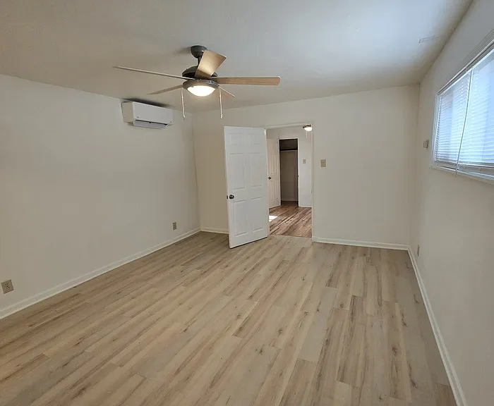 214 Wellesley Dr SE — Photo 18
