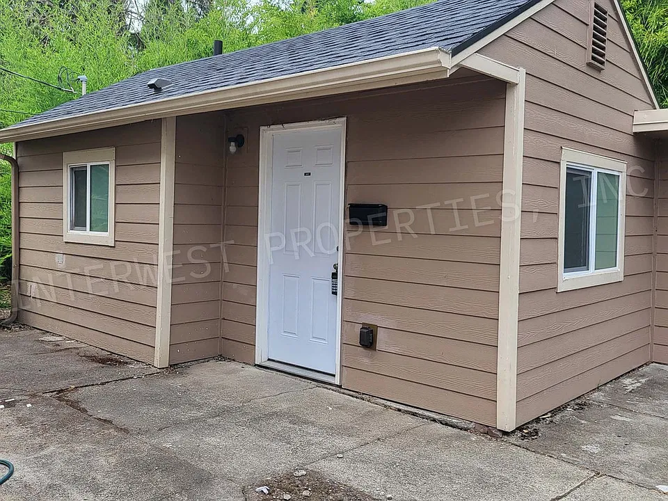 2451-2473 Trade St SE