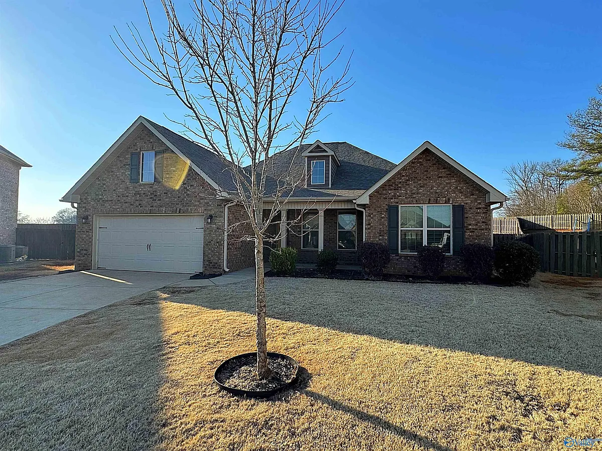 Building Photo - 120 James Parcus Cir