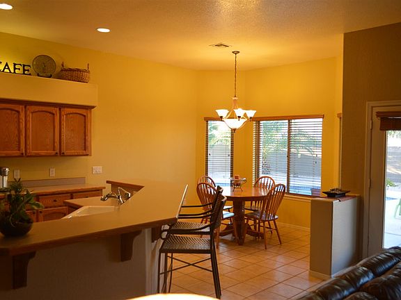 4th image of 10726 E 39th Pl