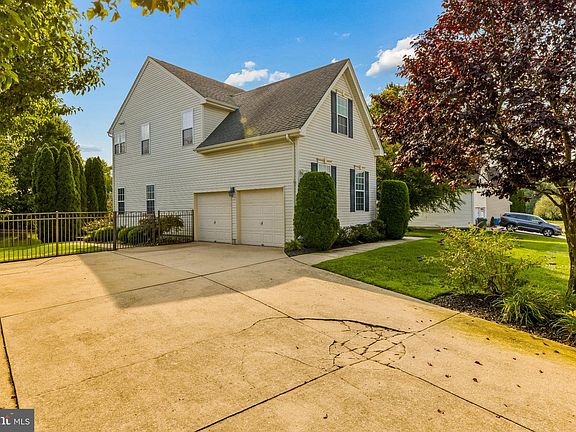 3rd image of 308 Wellington Way