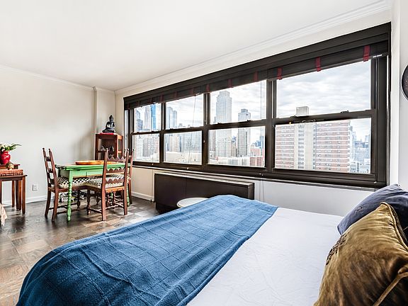 4th image of 140 W End Ave APT 21E
