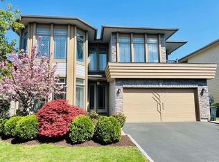 12 Kettlepond Rd, Jericho, NY 11753