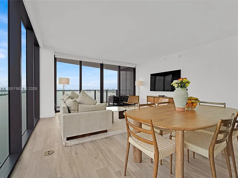460 NE 28th St #3201 — Photo 12