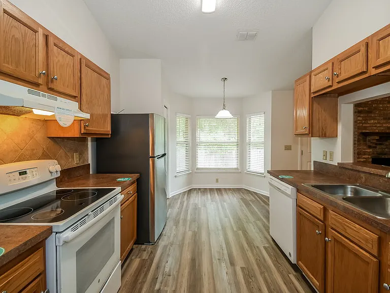 283 Springfield Ct — Photo 6