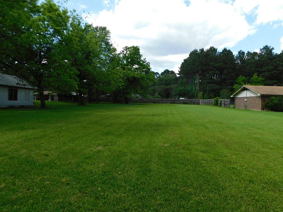 1st image of 810 Baker St