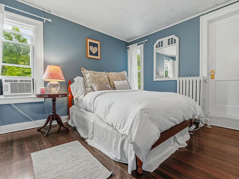 108 Hooker Ave — Photo 28