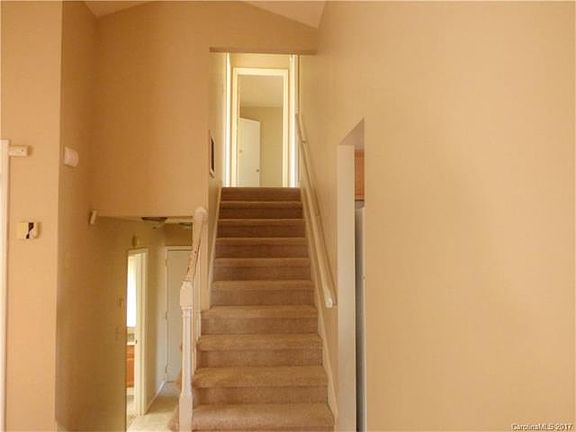 4th image of 908 Highland Mist Ln
