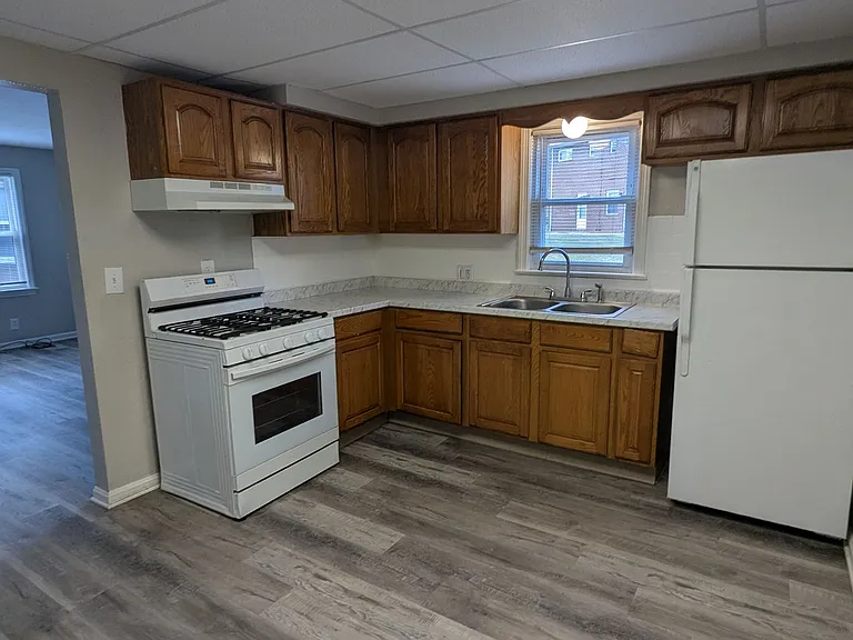 1341 20th St NE — Photo 5