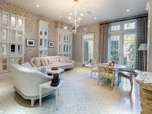 109 East 69th Street image 1 of 6