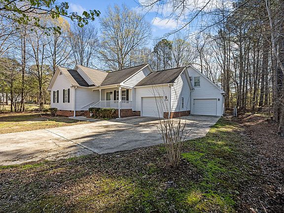 4th image of 1725 Cobblestone Dr