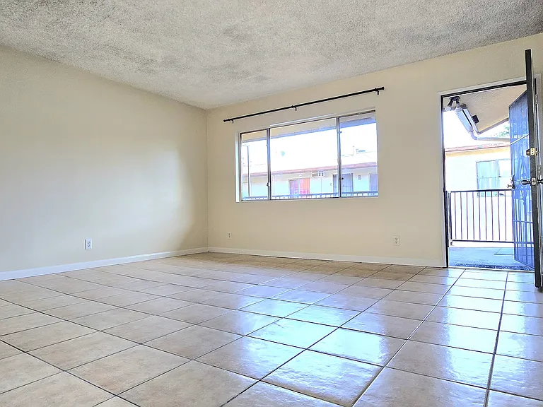 921 Edith Ave #I — Photo 7