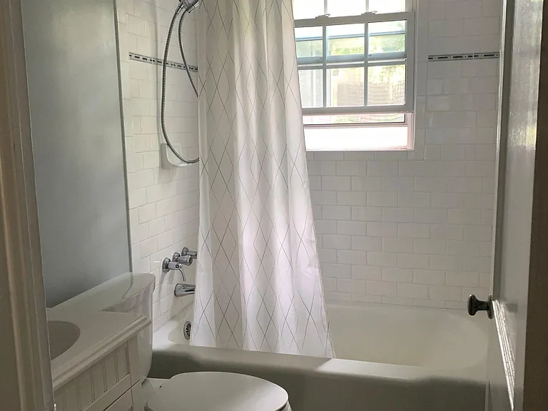 310 Bickett Blvd — Photo 9