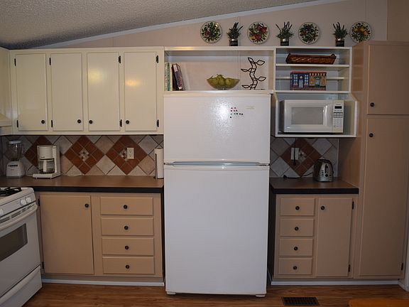 4th image of 5036 E 33rd Pl