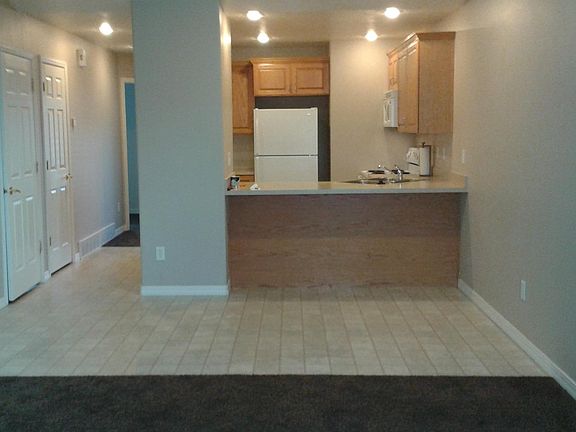 4th image of 860 S 5th W APT 6