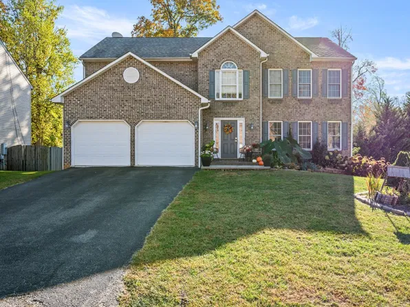 1150 Forest Edge Dr, Forest, VA 24551