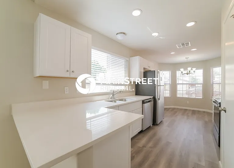 9017 W Cambridge Ave — Photo 9