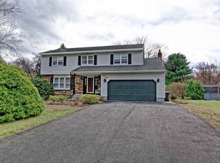 310 Polsinelli Dr, Schenectady, NY 12303