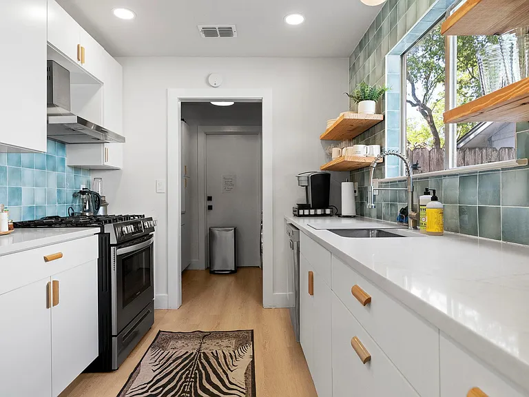 7507 Bender Dr — Photo 12