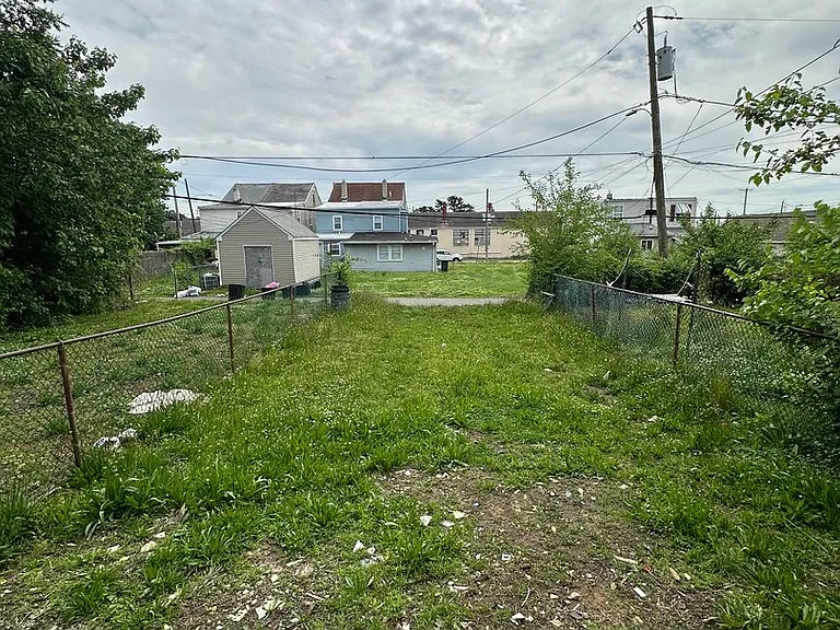7 W 6th St — Photo 14