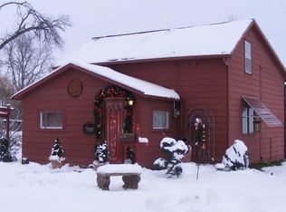 306 S 8th Ave, Vinton, IA 52349