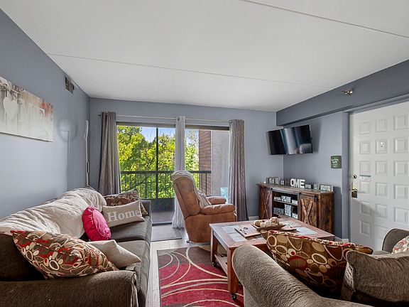 3rd image of 6020 Lake Bluff Dr Unit 502