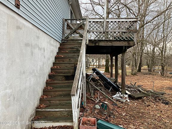 5th image of 16 Penn Forest Dr